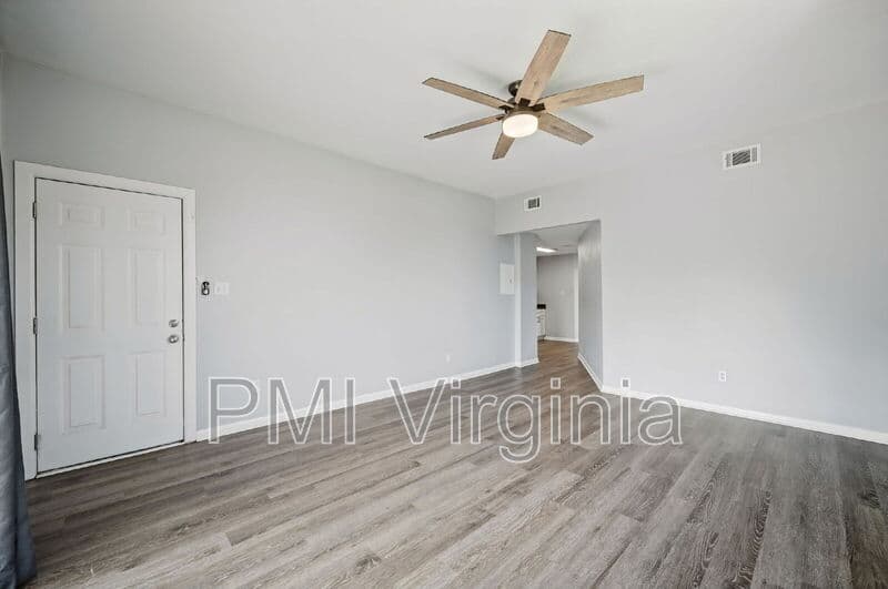 Suffolk Condo: 318 North Main Street