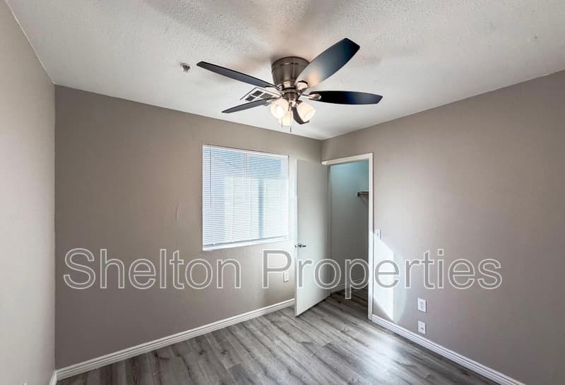 Phoenix House: 6301 W Earll Dr