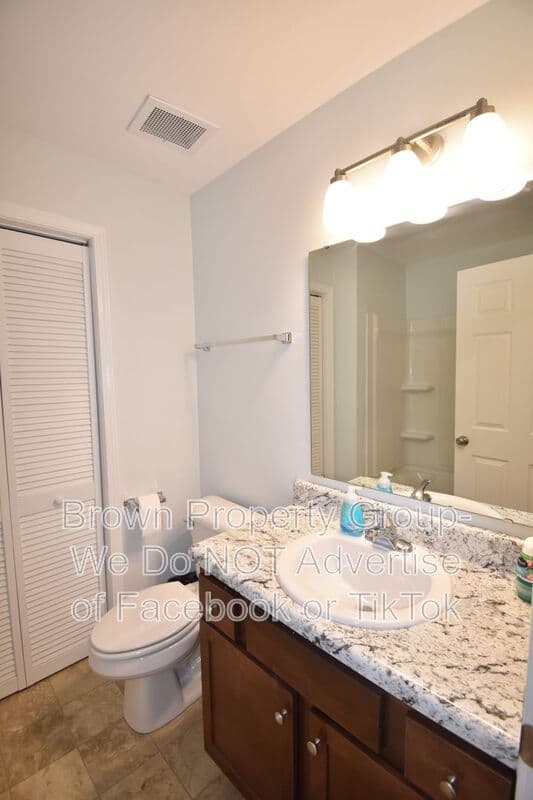 Fayetteville House: 1816 Tryon Dr