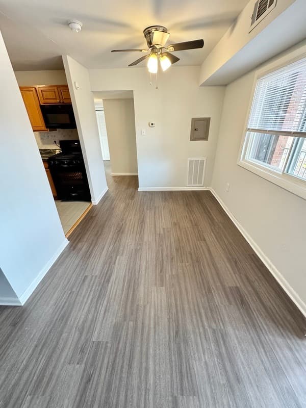 Richmond Condo: 800 Brook Hill Rd.