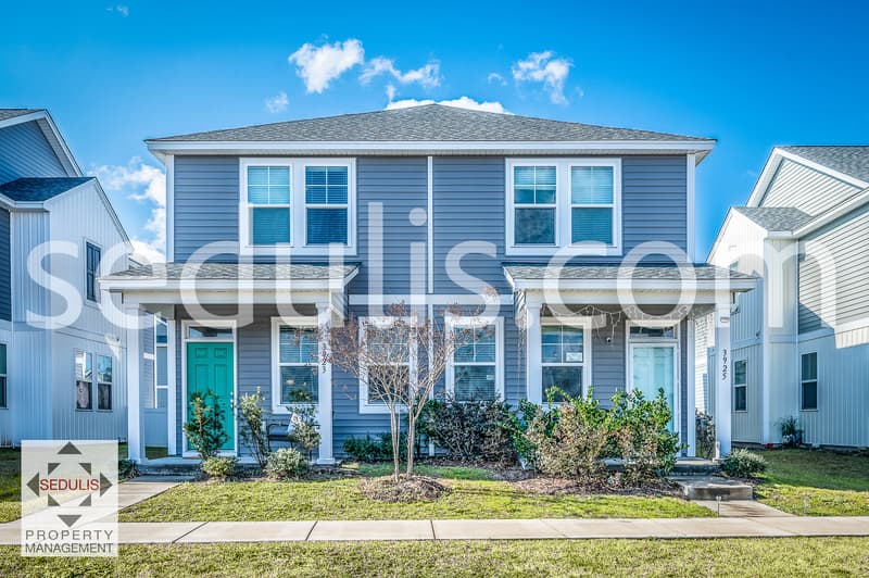 North Charleston House: 3923 Four Poles Park Drive