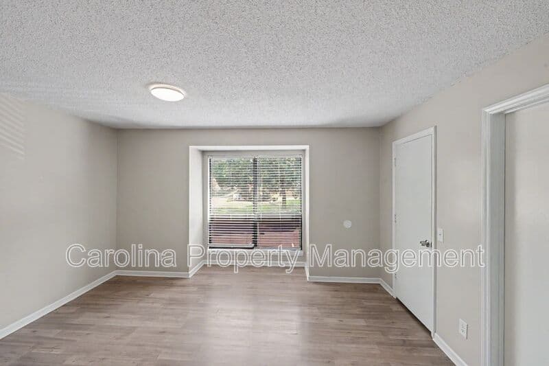 Charlotte House: 10971 Harrowfield Rd