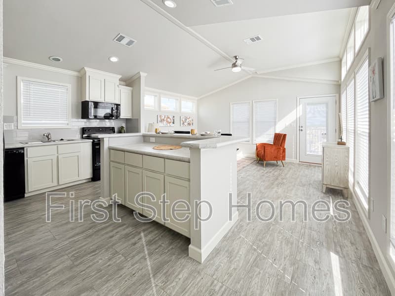 Oak Point House: 154 Cabrera Street