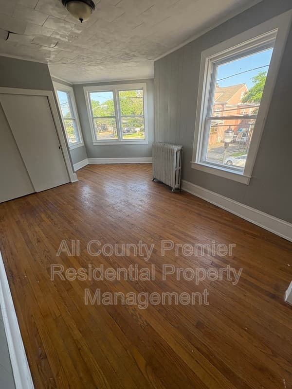 Trenton Condo: 1101 Hamilton Ave.