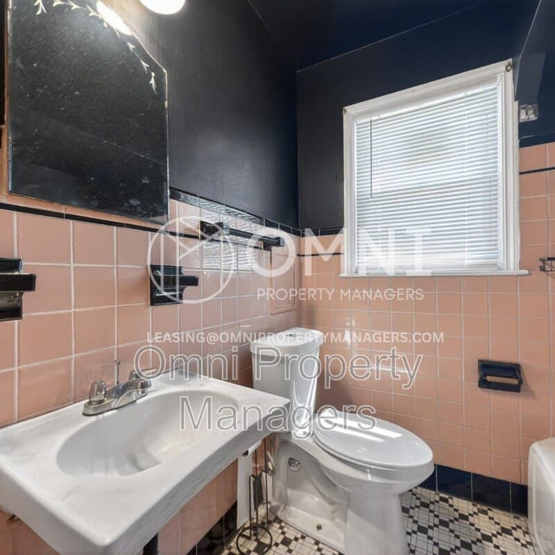 Detroit House: 11529 Roxbury St