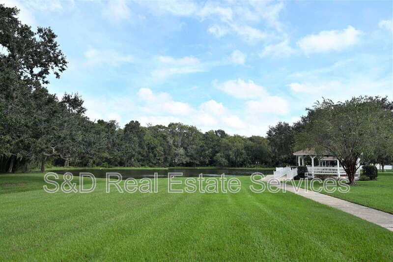 Lakeland House: 1774 Birchwood Loop