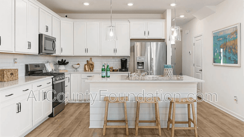 Moncks Corner House: 506 Trotters Lane