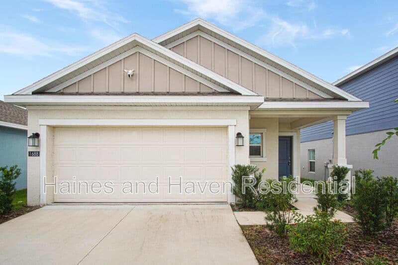 Winter Haven House: 1688 Teagan Ln
