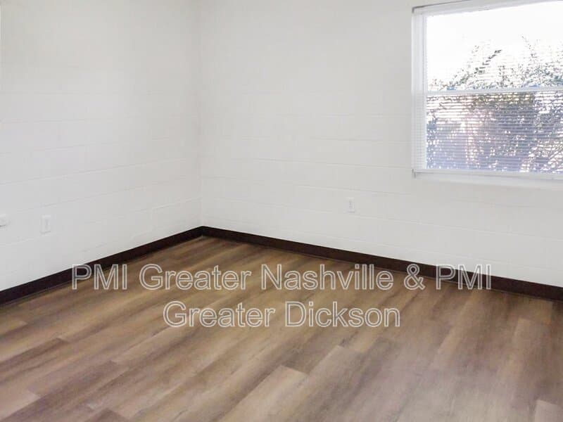 Waverly Condo: 106 Collier Ave