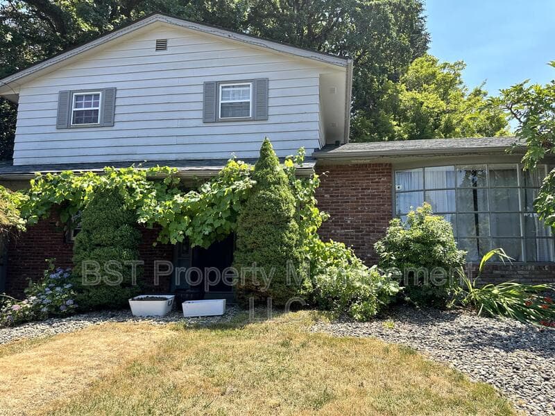 Keizer House: 1458 Greenwood Drive Northeast