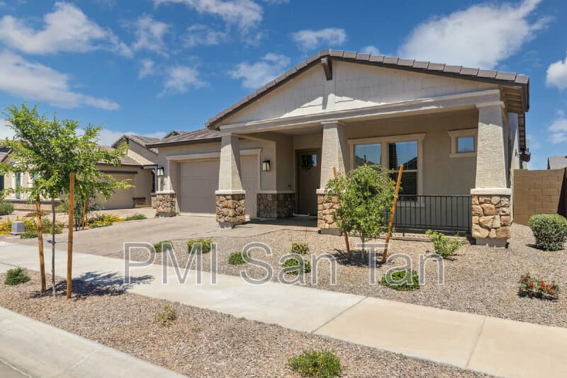 Queen Creek House: 20598 East Avenida Del Valle Court