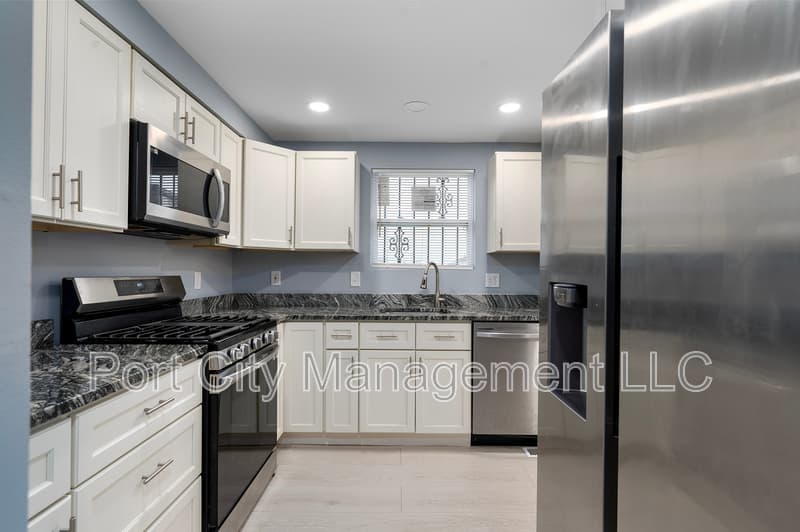 Baltimore Townhome: 1507 Retreat Street - 1