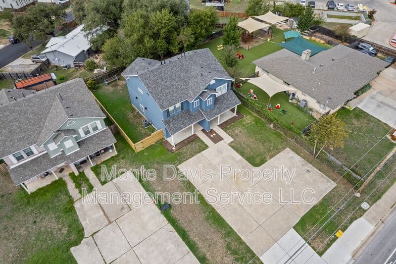 Austin Condo: 1802 Springdale Rd