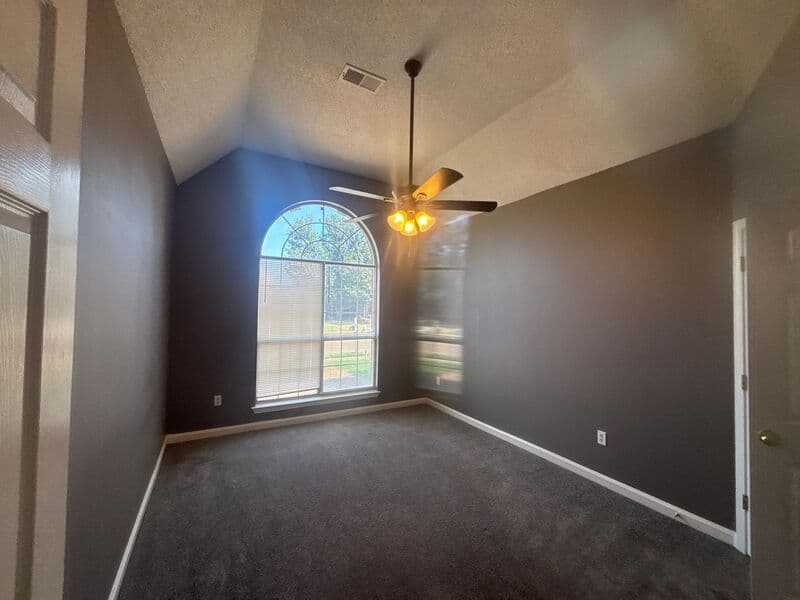 Cordova House: 1481 Estacada Way
