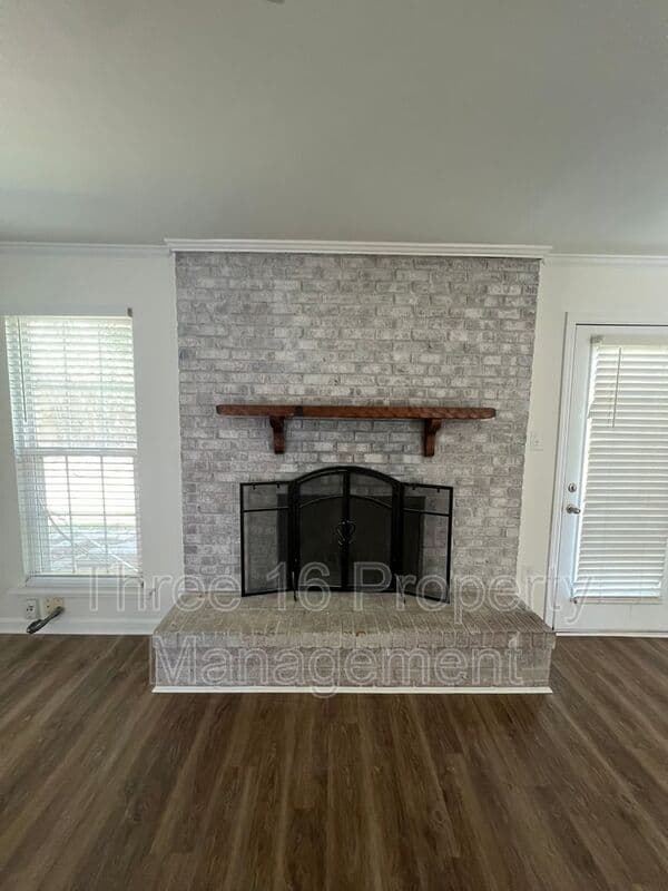 Evans House: 4211 Fairfield Cir