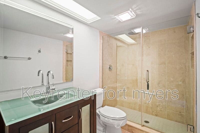 Fort Myers Beach House: 894 Buttonwood Dr