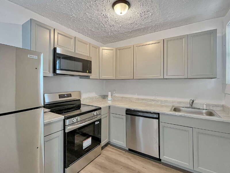 Savannah Condo: 1121 East 53rd Street