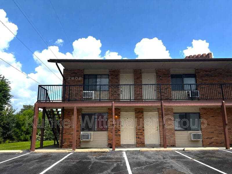 Belleville Condo: 2609-E Sierra Drive