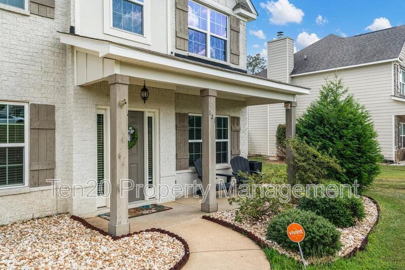 Fortson House: 121 Hart Preserve Drive