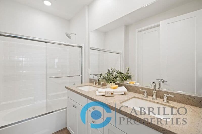 San Diego Condo: 1654 Neptune Ave