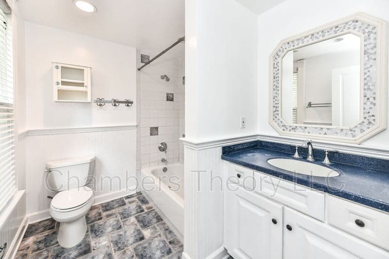 Dunn Loring House: 2415 Sandburg St