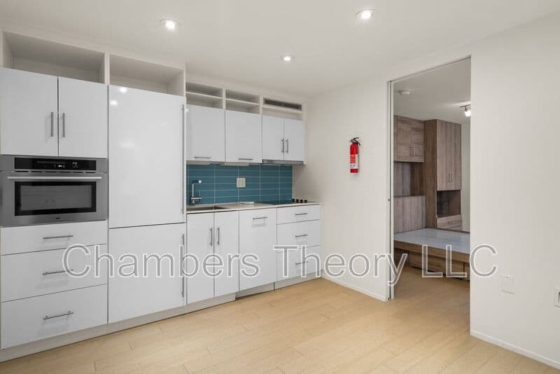 Washington Condo: 2422 17th St