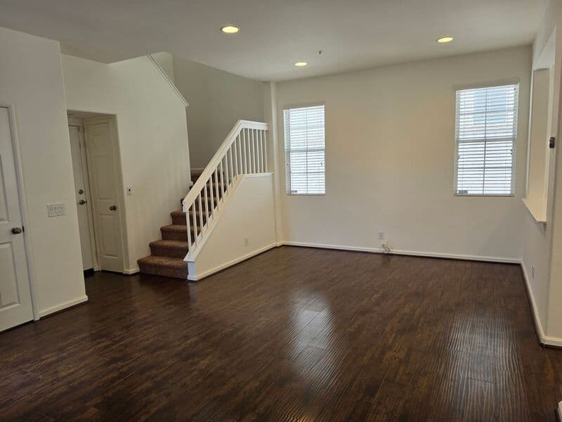 Rancho Santa Margarita House: 162 Seacountry Lane -