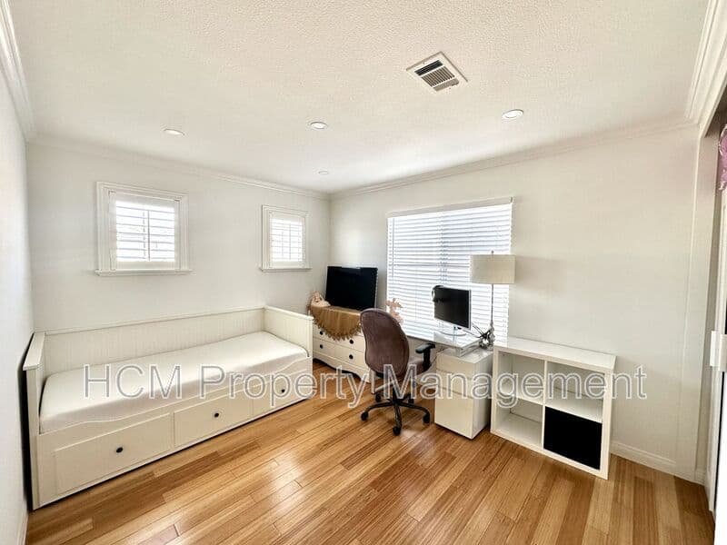 Foothill Ranch House: 120 Rue Monet