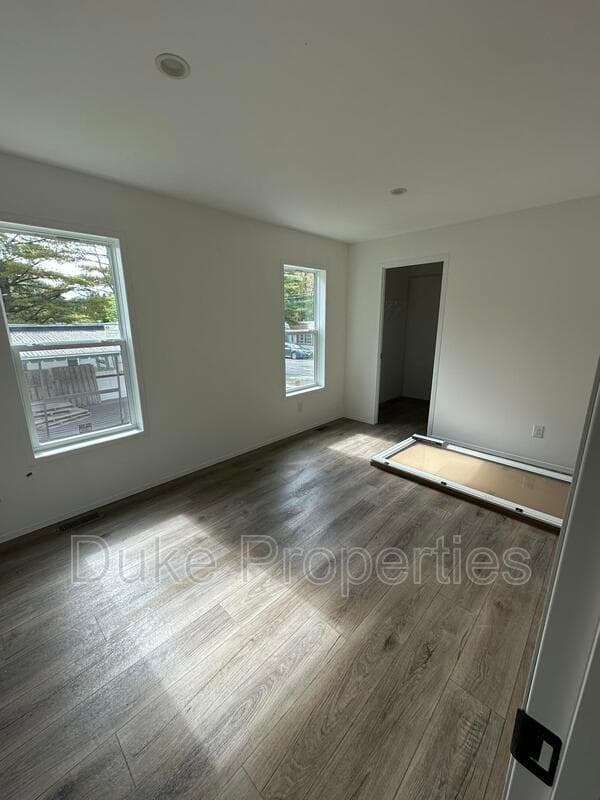 Utica House: 411 Donegal Drive