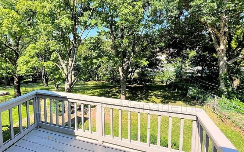 Overland Park House: 10020 Oakridge Drive