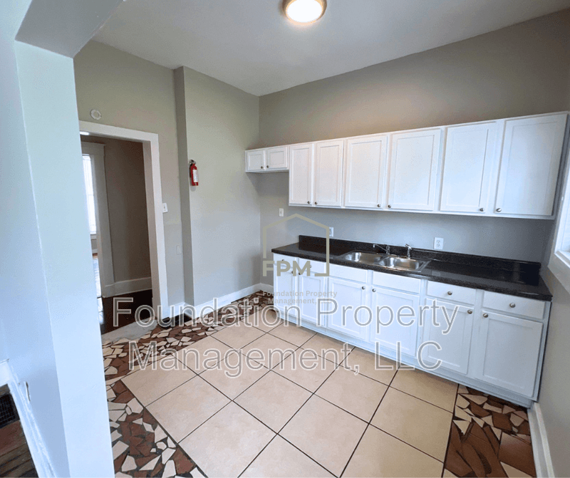 Memphis House: 701 East Alston Avenue