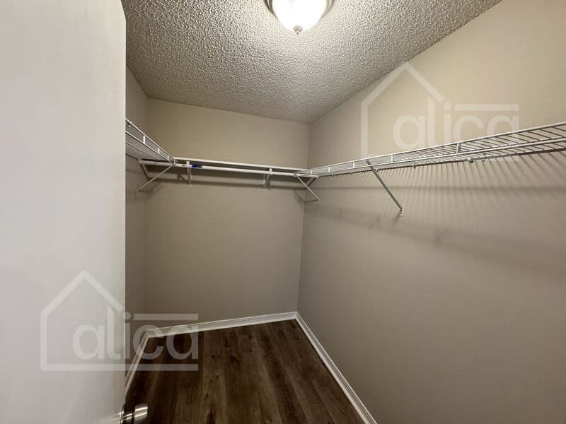 Orange Park House: 1959 Sussex Dr N