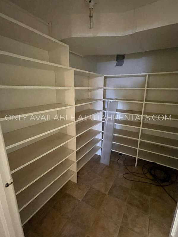 Richfield House: 158 W 500 N