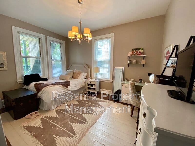 Pittsburgh Condo: 5730 Holden Street