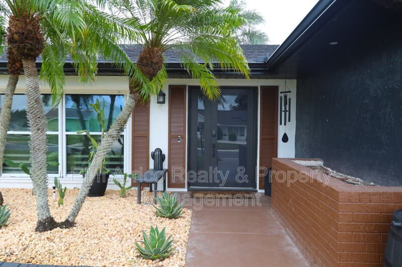 Sun City Center House: 304 Brockfield Drive