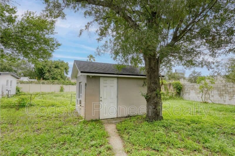 Tampa House: 1520 S Church Ave