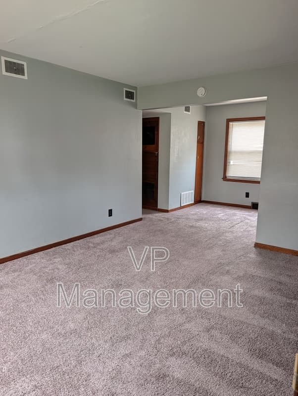 Bettendorf Condo: 418 23rd St