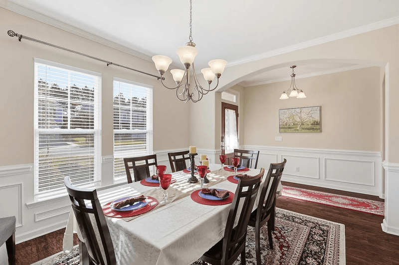 Savannah House: 225 Willow Point Cir