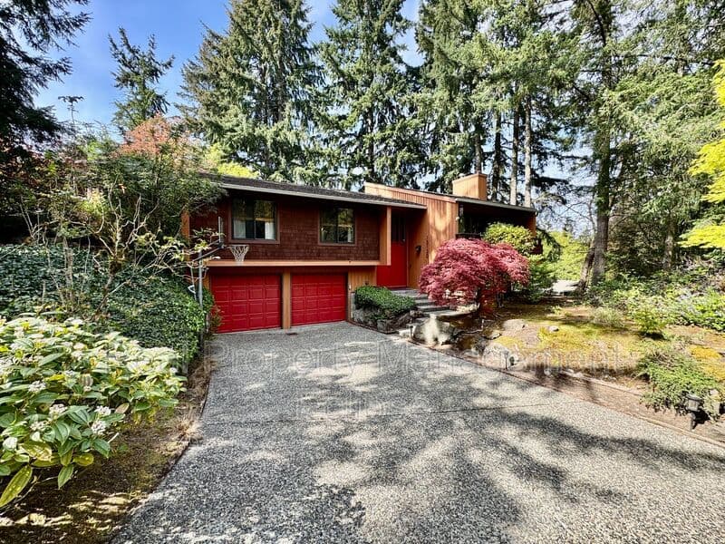 Bellevue House: 15130 SE 47th PL