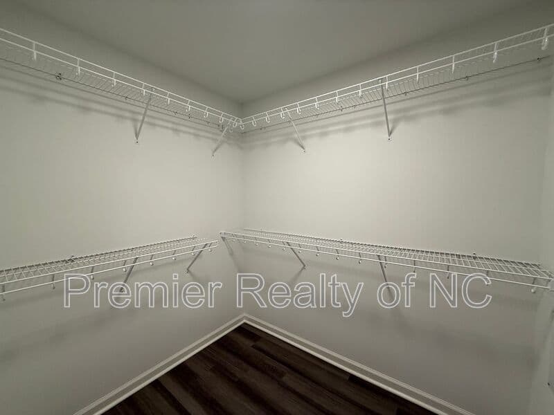 Clemmons Condo: 7085 Hanesbrook Circle