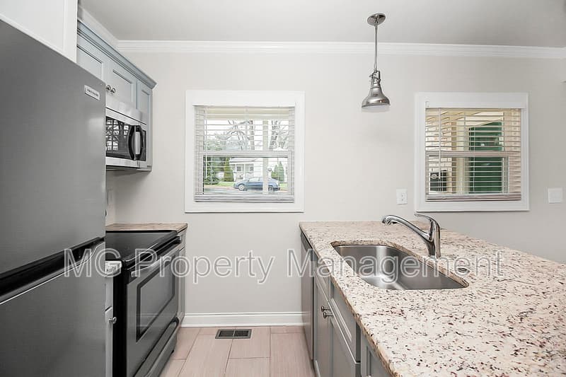 Charlotte Condo: 2002 Union Street