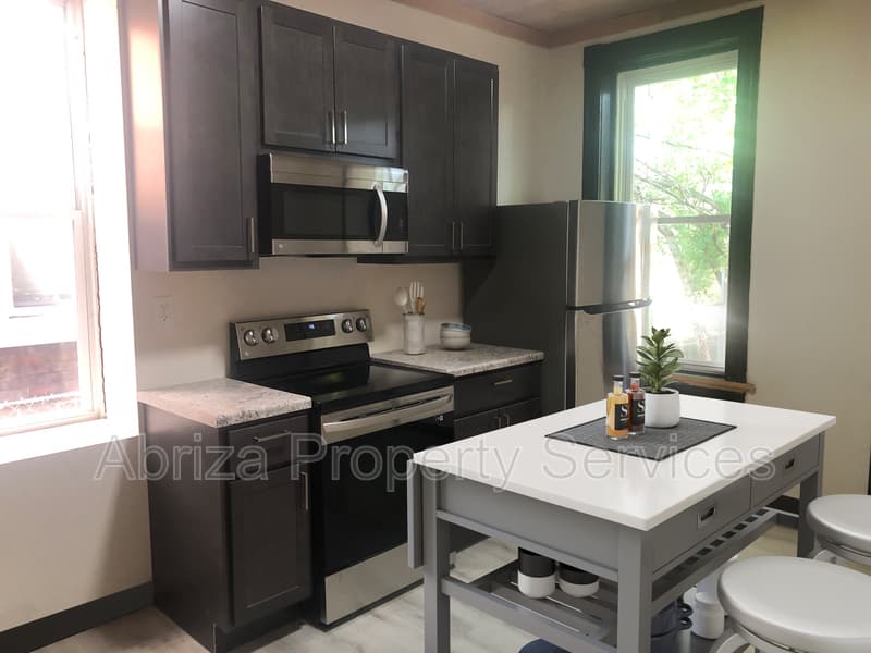 St. Louis Townhome: 3552 Nebraska Ave