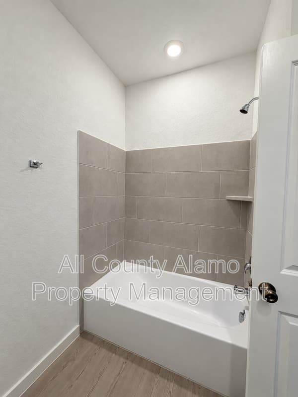 Converse House: 6632 Titan Park