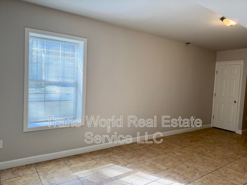 Duluth House: 3354 Roundfield Circle