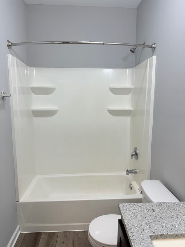 East Dundee Condo: 811 E Main St