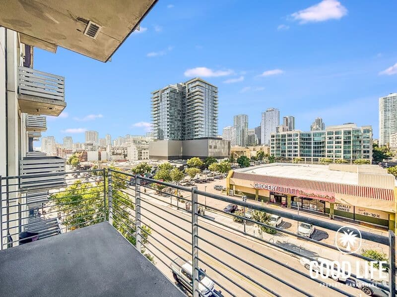 San Diego Condo: 527 10th Ave