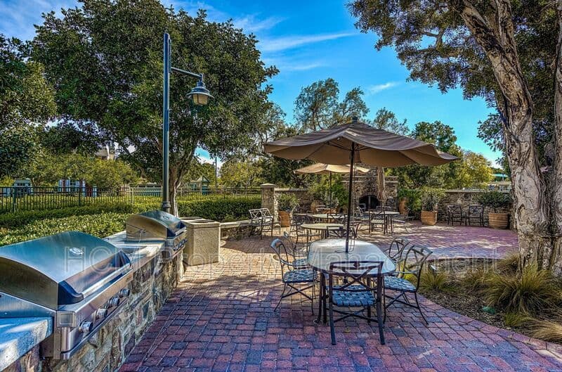 Irvine House: 315 Silk Tree Street