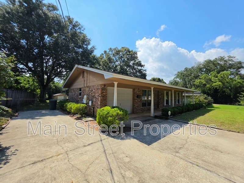 Pensacola House: 5505 Fairview Drive