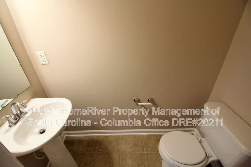 Columbia House: 581 Heron Glen Dr