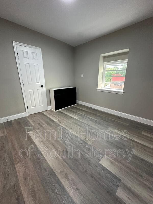 Upper Darby Apartment: 7307 W Chester Pike